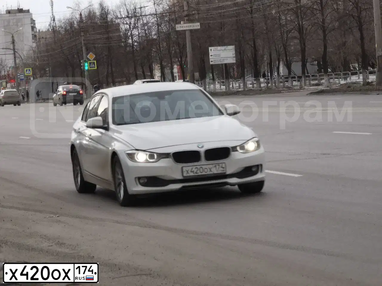 Фото автомобиля BMW SERIE 3, 2013 — госномер Х420ОХ174. Цвет: Белый