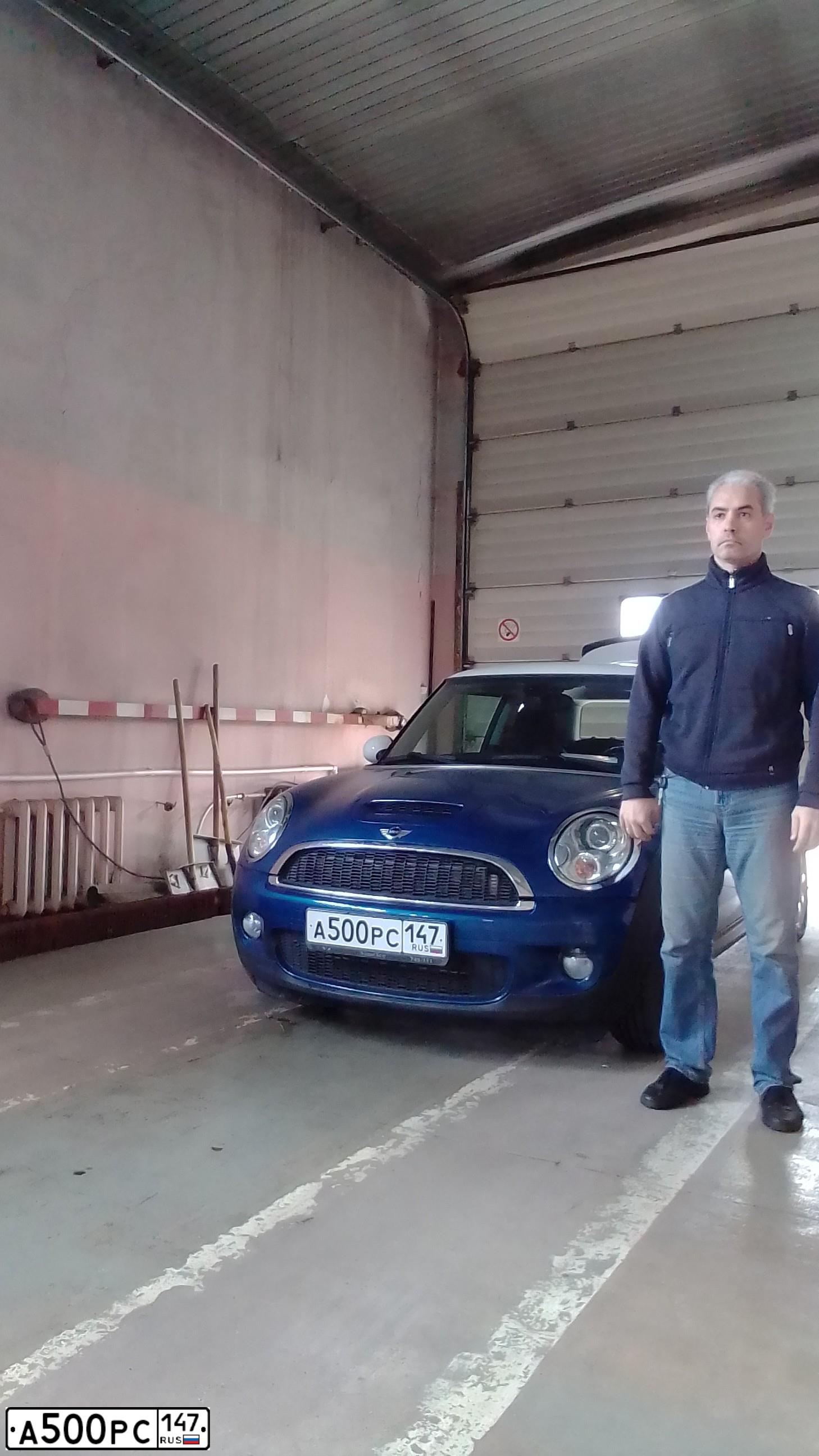 Фото автомобиля MINI I MINI, 2007 — госномер А500РС147. Цвет: синий