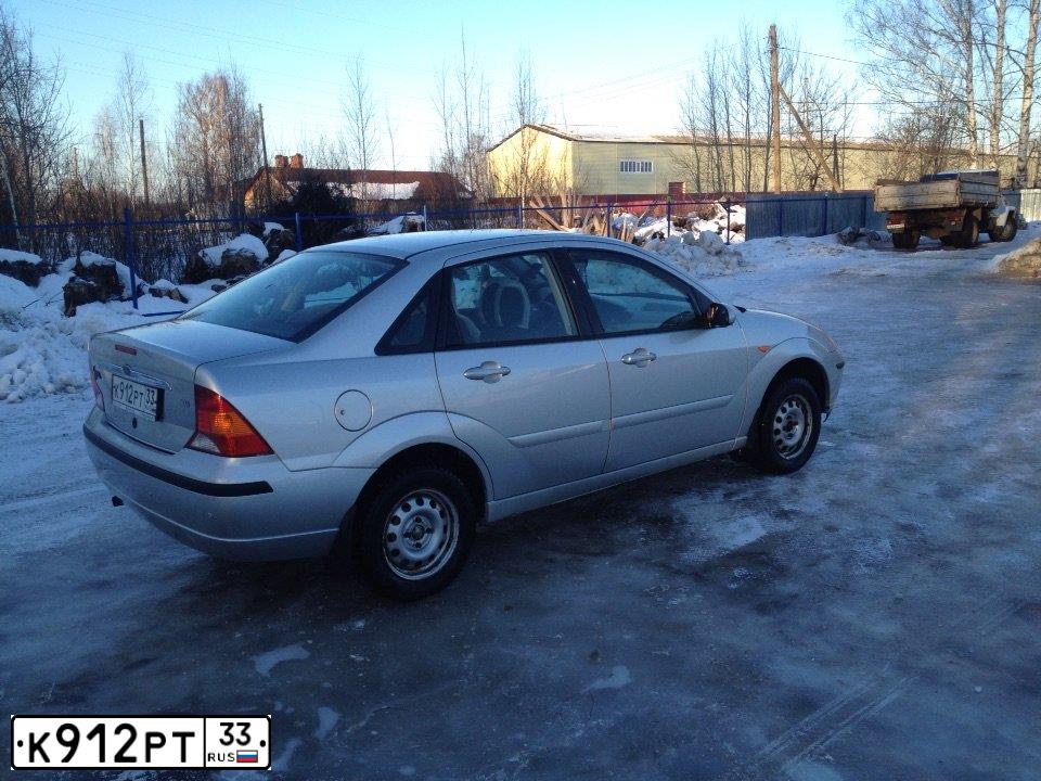 Фото автомобиля FORD FOCUS, 2005 — госномер В465ХУ37. Цвет: Серебристый