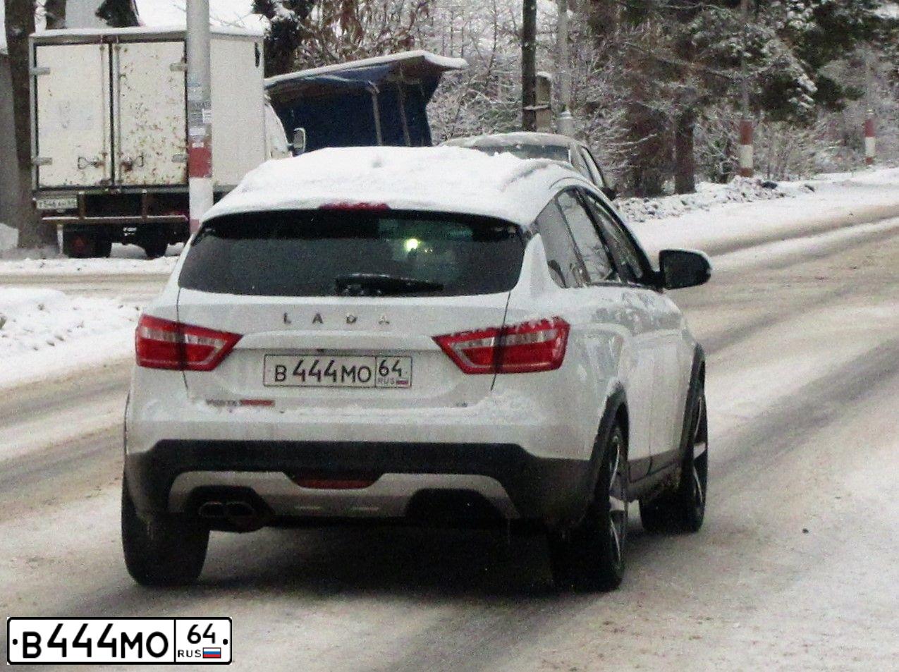 Фото автомобиля HYUNDAI SONATA, 2002 — госномер В999ЕМ64. Цвет: ЧЕРНЫЙ
