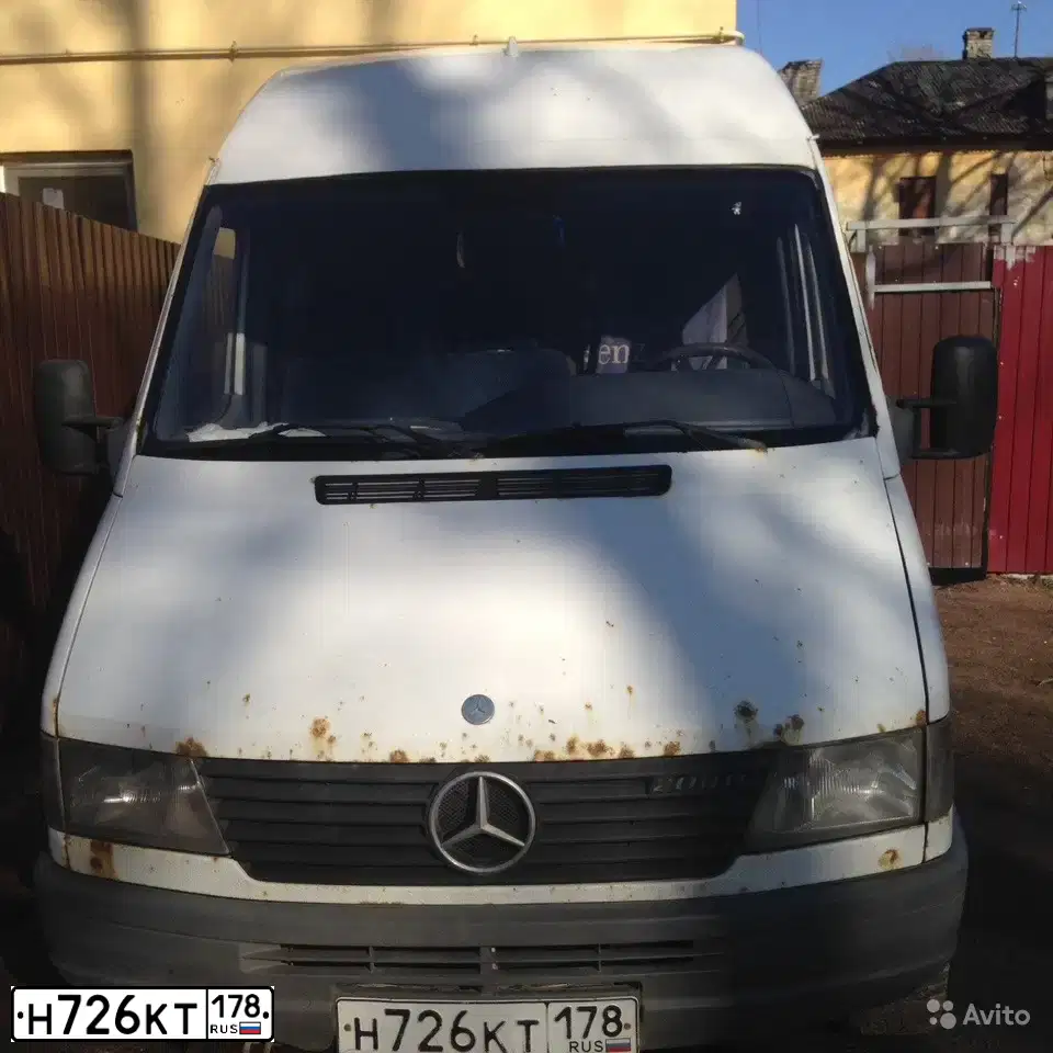 Фото автомобиля MERCEDES SPRINTER, 1995 — госномер Н726КТ178. Цвет: Белый