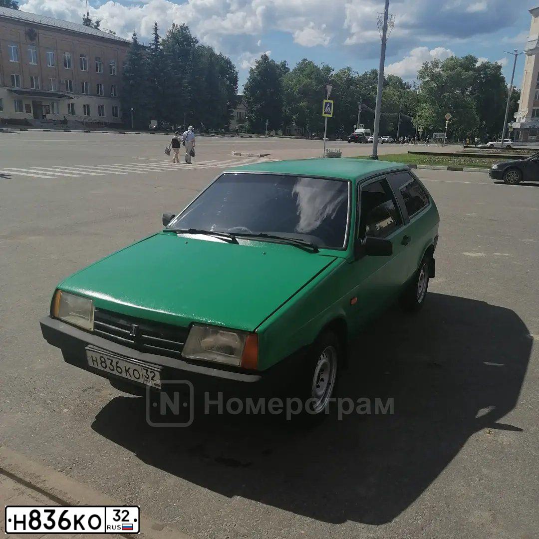 Фото автомобиля LADA 2108 SAMARA, 1988 — госномер Р225ОВ32. Цвет: ЗЕЛЕНЫЙ