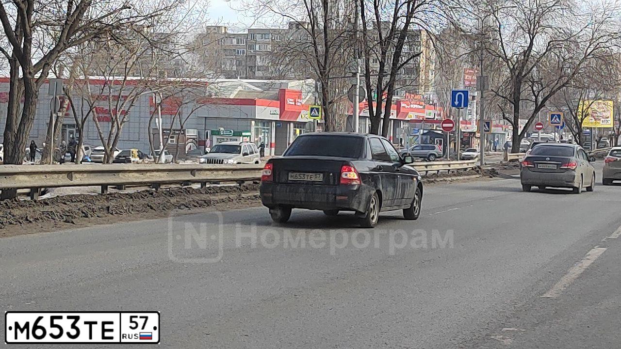 Фото автомобиля LADA 2170 PRIORA, 2011 — госномер М831СА164. Цвет: Сине-Черный