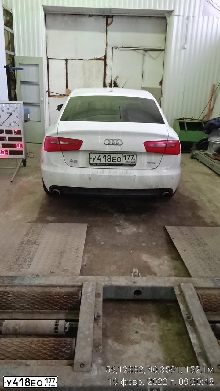Фото автомобиля AUDI A6, 2012 — госномер О398ТУ33. Цвет: Белый