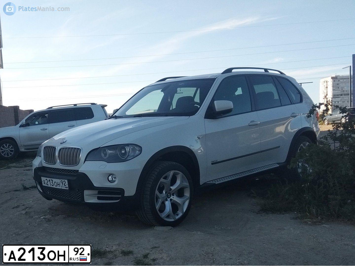 Фото автомобиля BMW X5, 2009 — госномер К576УЕ197. Цвет: Белый