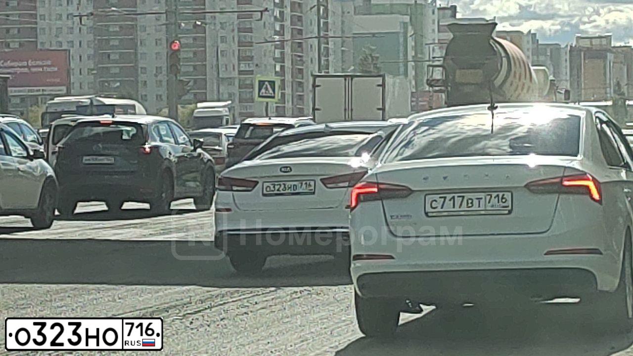 Фото автомобиля BMW SERIE 3, 2016 — госномер У779КР178. Цвет: ЧЕРНЫЙ