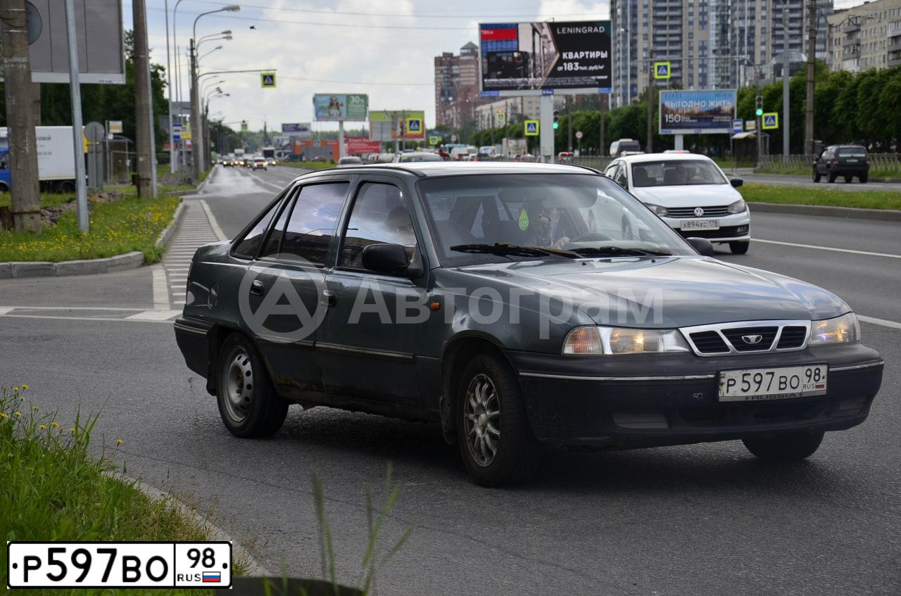 Фото автомобиля DAEWOO NEXIA, 2005 — госномер Р597ВО98
