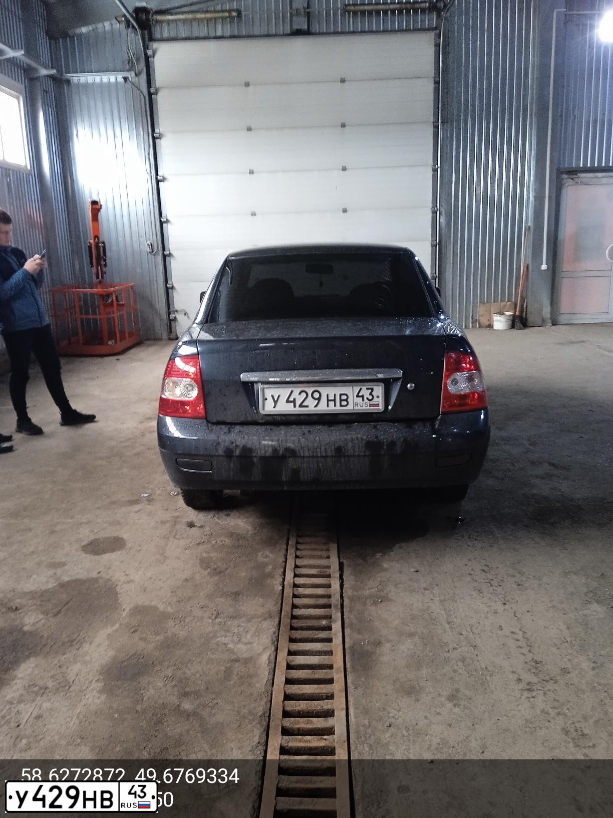 Фото автомобиля LADA 2170 PRIORA, 2008 — госномер Е850ОН156. Цвет: СВЕТЛО-СЕРЕБРИСТЫЙ МЕТАЛЛ