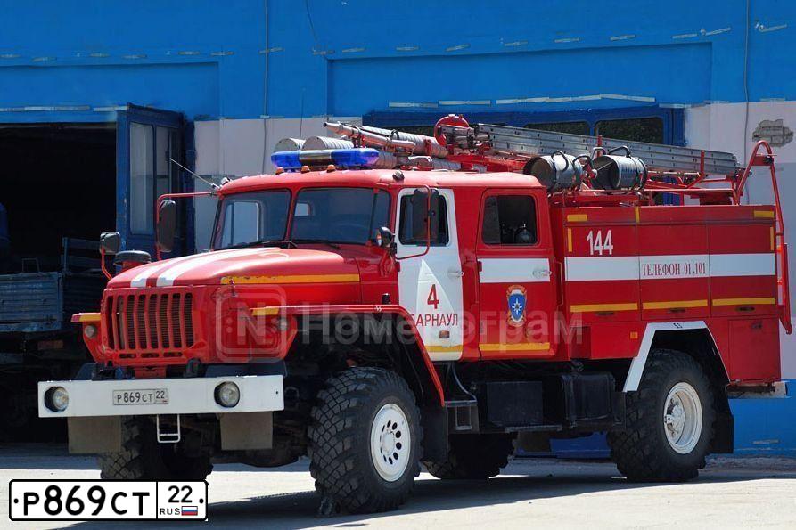 Фото автомобиля URAL 4320 /6X6/, 2010 — госномер Р869СТ22. Цвет: ЦВ СХ А6 ПО ГОСТ Р 50574-2019