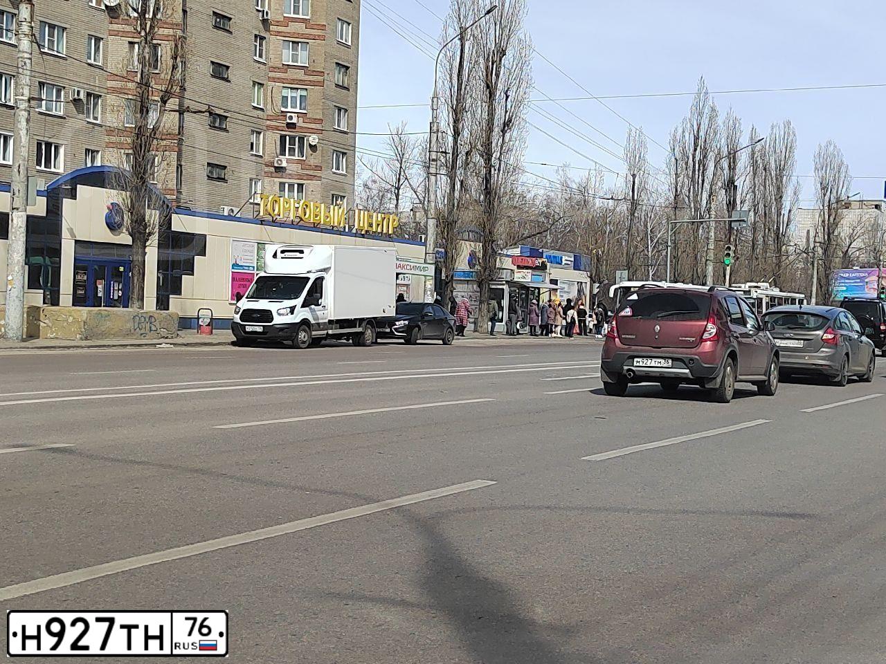 Фото автомобиля MAZDA 3, 2011 — госномер Е333НМ76. Цвет: Белый