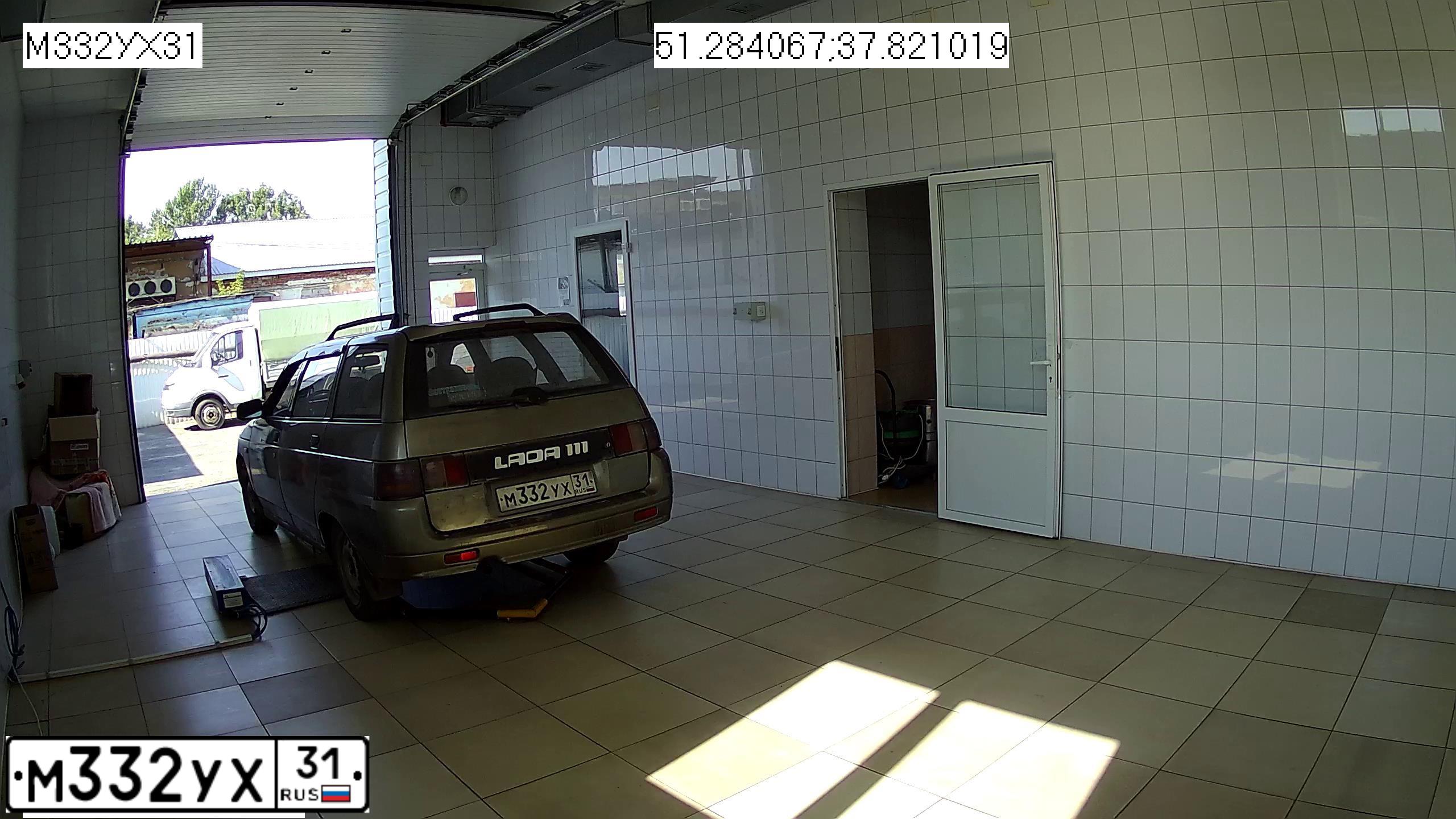 Фото автомобиля LADA 2111, 2000 — госномер А230ММ136. Цвет: ПАПИРУС