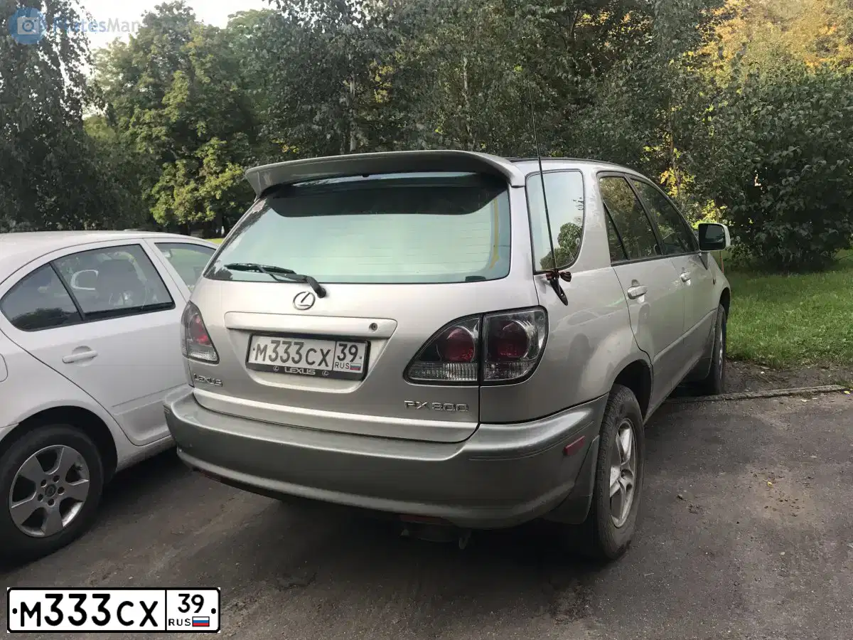Фото автомобиля LEXUS S RX, 2001 — госномер М333СХ39. Цвет: СЕРЕБРИСТЫЙ