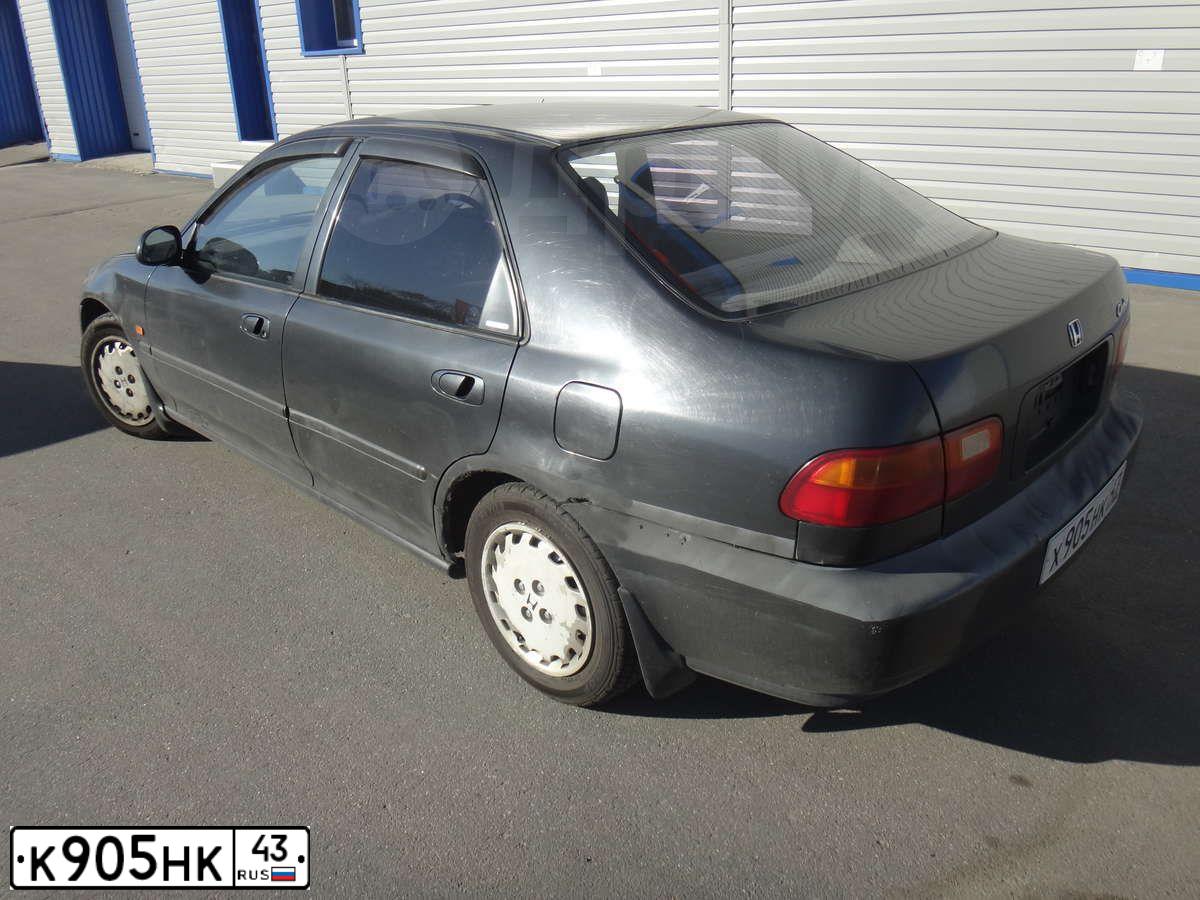 Фото автомобиля MITSUBISHI LANCER, 1990. Цвет: Красный