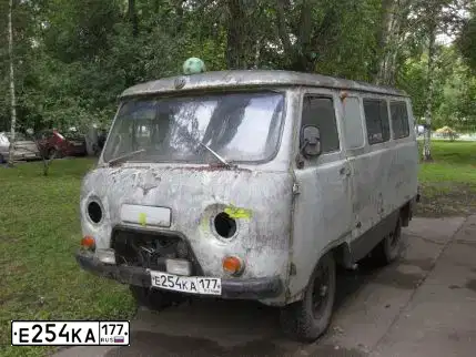 Фото автомобиля OPEL OMEGA, 1987 — госномер Е254КА177. Цвет: СЕРЕБРИСТЫЙ