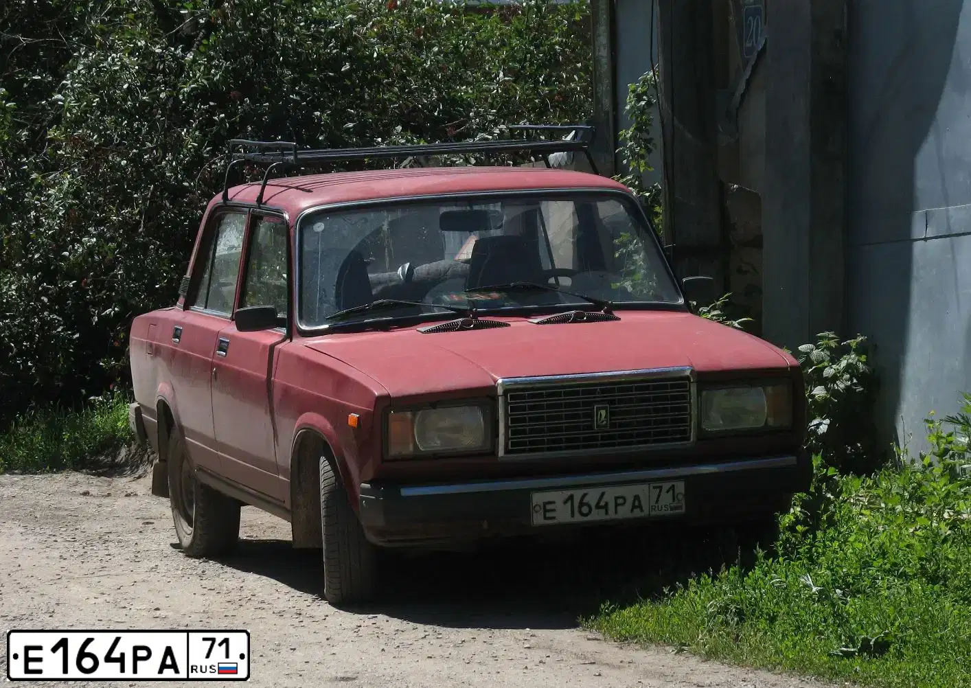Фото автомобиля LADA 2107, 2007 — госномер К070ОО71. Цвет: ВИШНЕВЫЙ