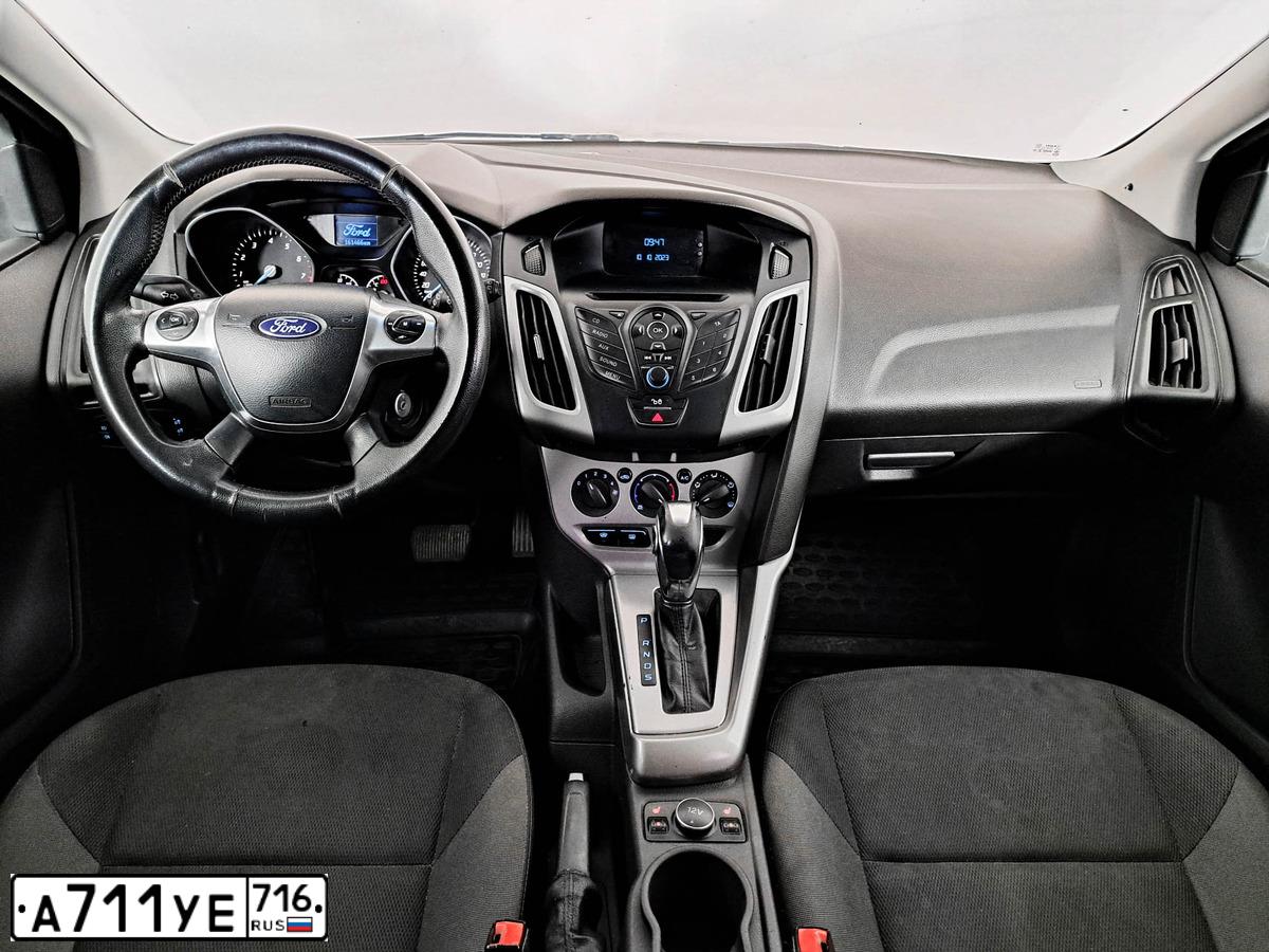 Фото автомобиля FORD FOCUS, 2013 — госномер Р133УР124. Цвет: ЧЕРНЫЙ
