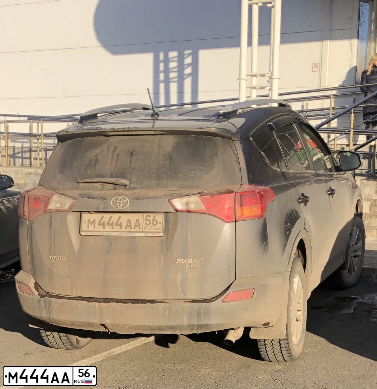 Фото автомобиля LADA 2114 SAMARA, 2012 — госномер М444АА56. Цвет: БЕЛЫЙ