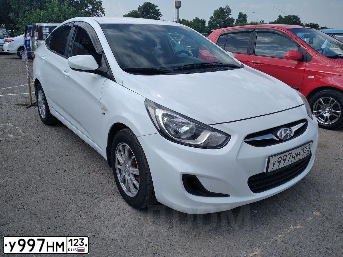 Фото автомобиля HYUNDAI SOLARIS, 2013 — госномер С500ТО15. Цвет: Белый