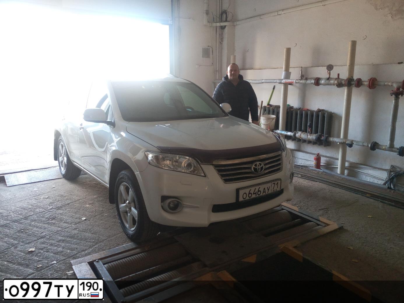Фото автомобиля TOYOTA RAV4, 2011 — госномер Р550КХ73. Цвет: Белый