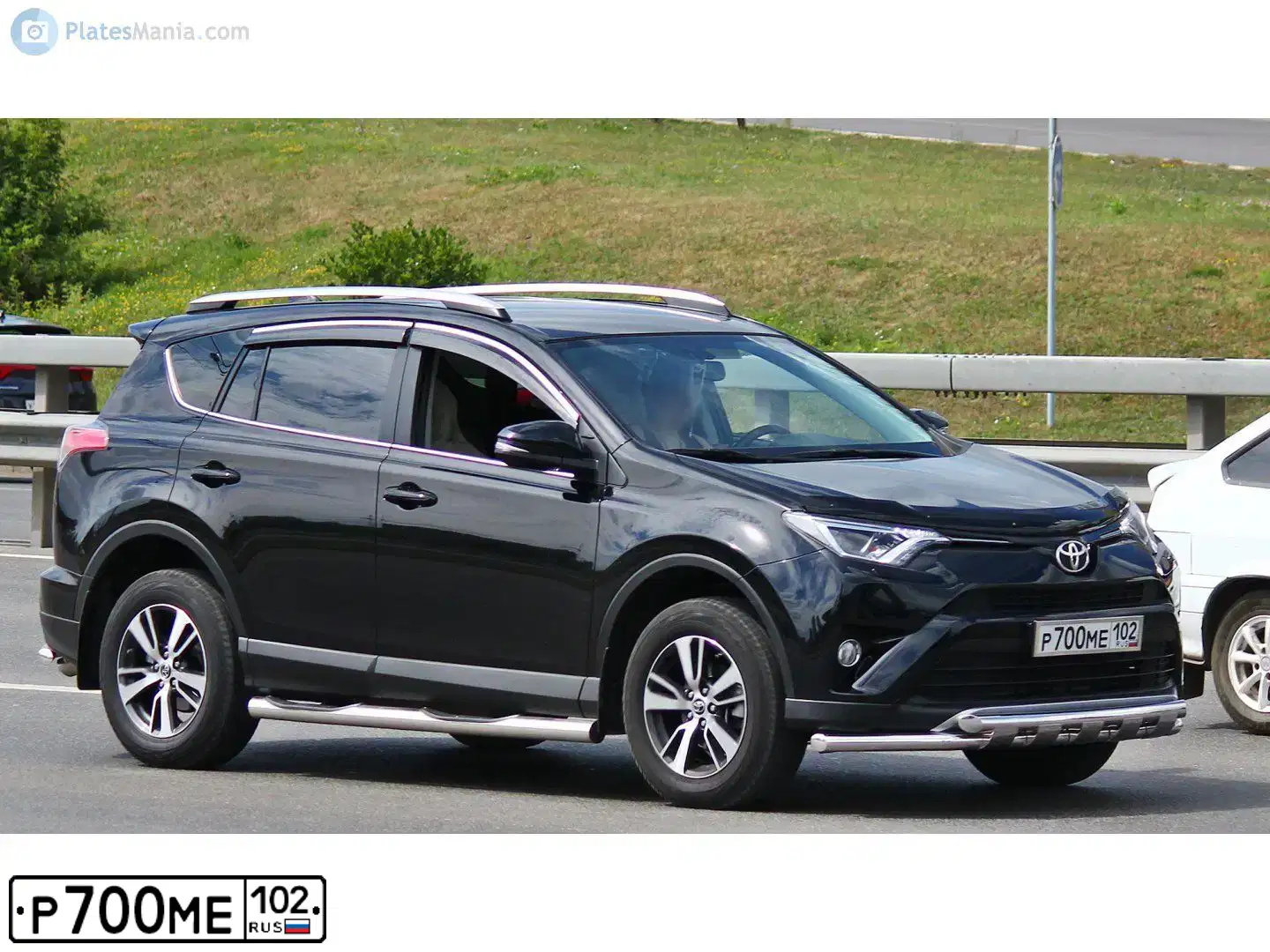 Фото автомобиля HYUNDAI SOLARIS, 2013 — госномер Р700МЕ102. Цвет: ЧЕРНО-СЕРЫЙ