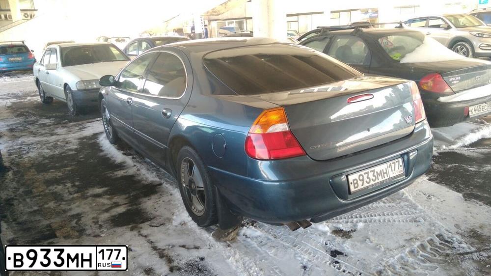 Фото автомобиля CHRYSLER SERIE 300, 2000 — госномер В933МН177. Цвет: СИНИЙ
