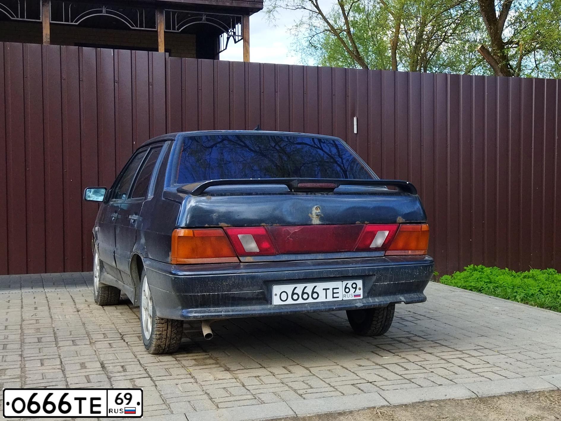 Фото автомобиля LADA 2115 SAMARA, 2007 — госномер Х174ТО69. Цвет: ЧЕРНЫЙ МЕТАЛЛИК