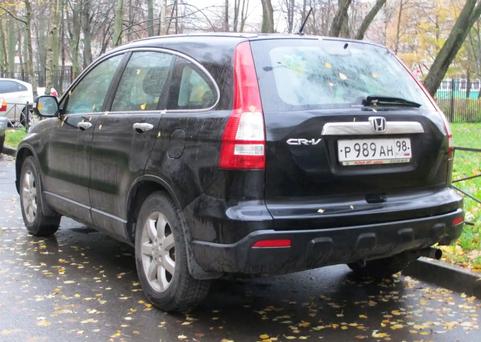 Фото автомобиля FORD FOCUS, 2004 — госномер У237МК799. Цвет: ЗЕЛЕНЫЙ ТЕМНЫЙ