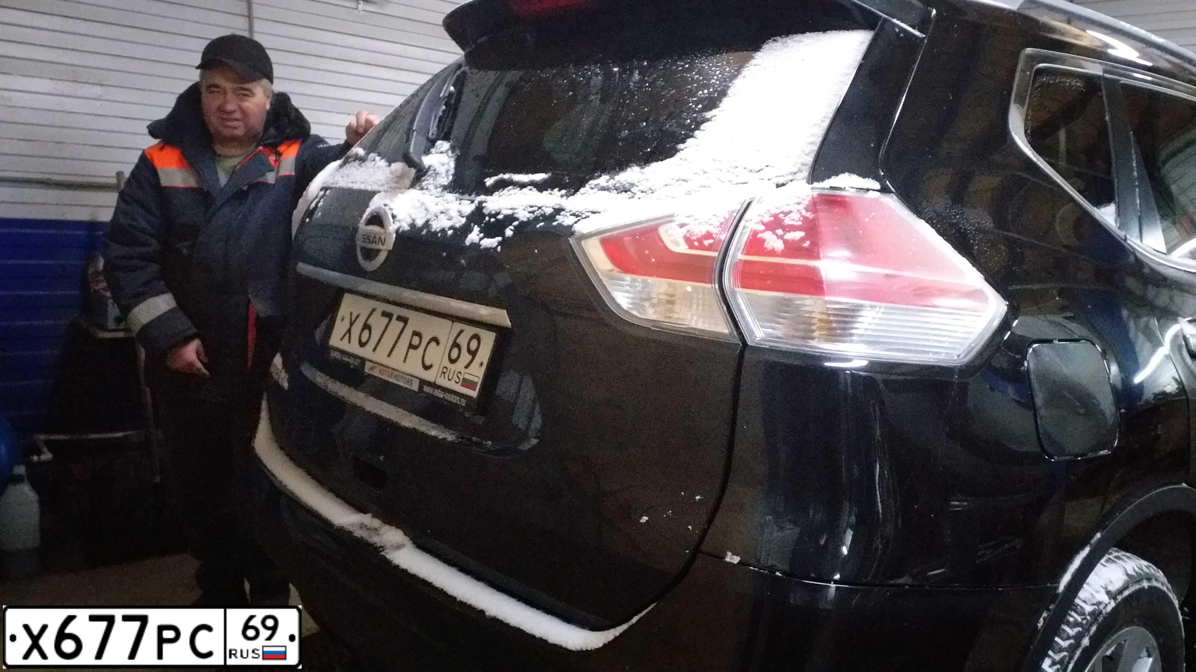 Фото автомобиля NISSAN X-TRAIL, 2015 — госномер В758СК37. Цвет: ЧЕРНЫЙ
