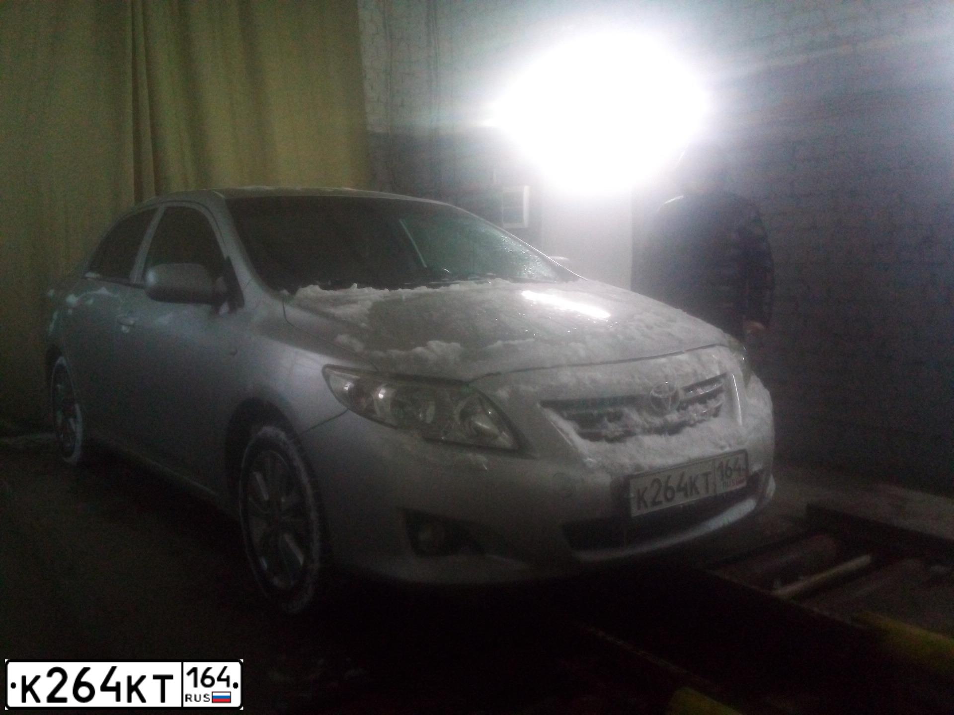 Фото автомобиля TOYOTA COROLLA, 2007 — госномер К264КТ164. Цвет: Серебристый