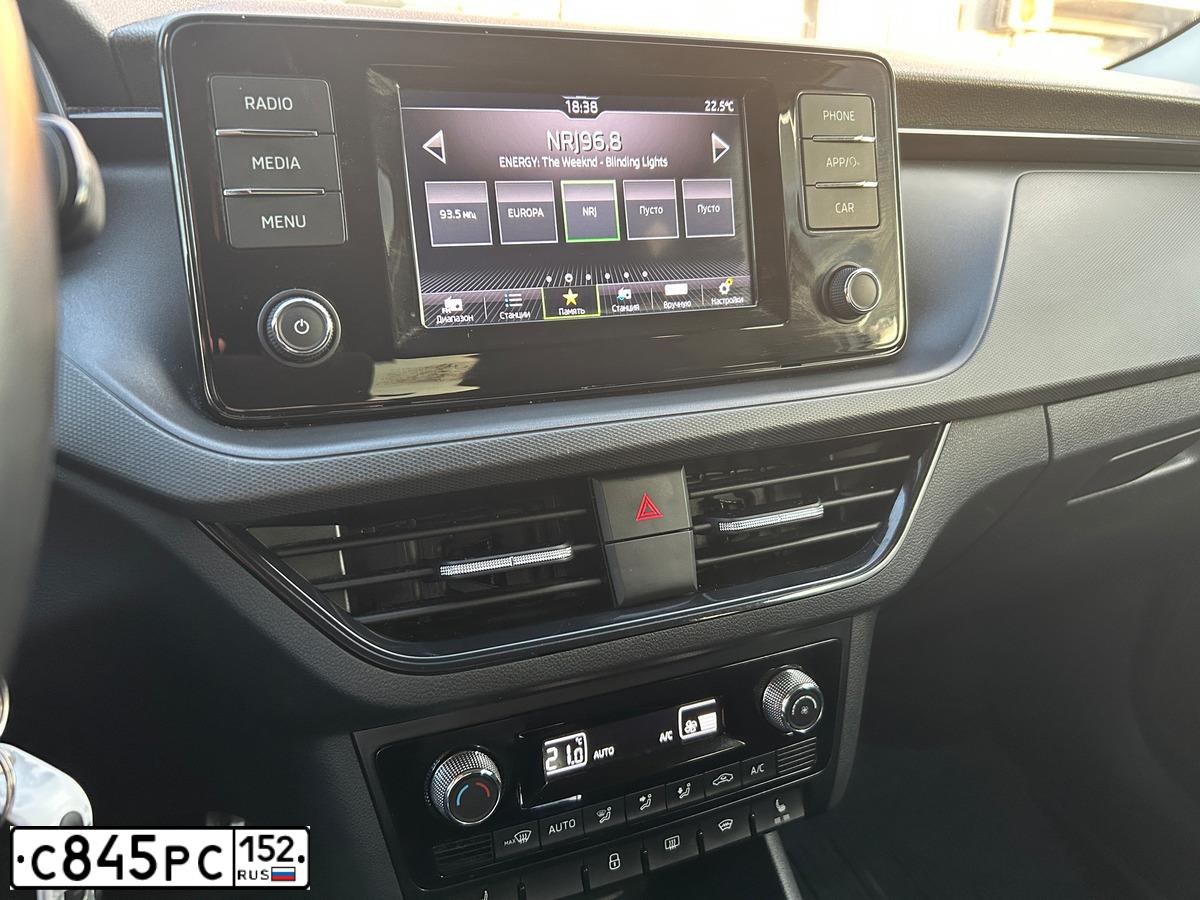 Фото автомобиля SKODA RAPID, 2020 — госномер С845РС152. Цвет: Белый