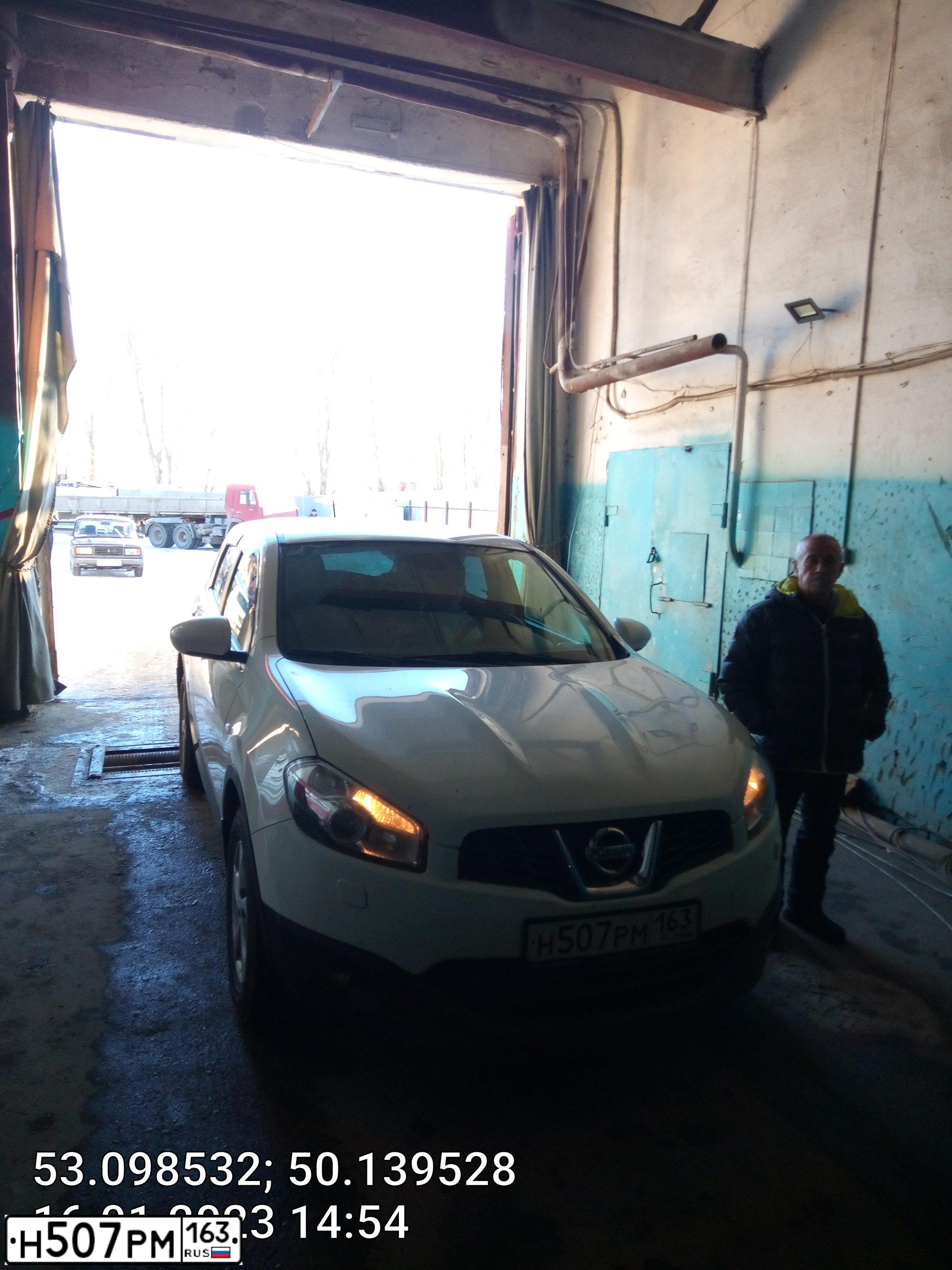 Фото автомобиля NISSAN QASHQAI, 2010 — госномер Н507РМ163. Цвет: Белый