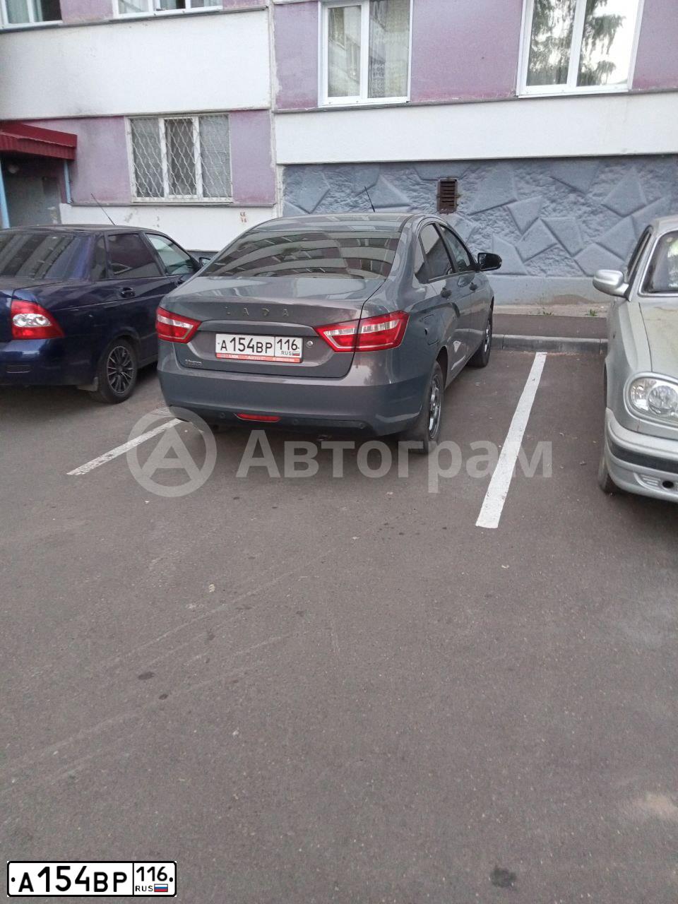 Фото автомобиля LADA VESTA, 2017 — госномер А154ВР116. Цвет: СЕРО-ГОЛУБОЙ