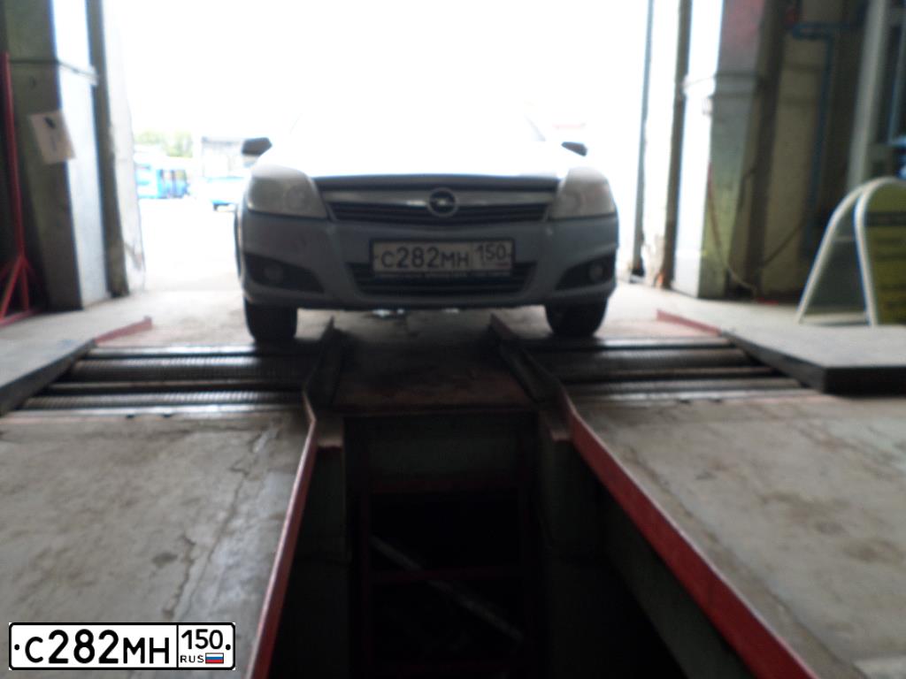 Фото автомобиля OPEL ASTRA, 2008 — госномер С282МН150. Цвет: СЕРЫЙ