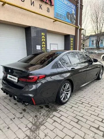 Фото автомобиля BMW SERIE 5, 2020 — госномер Т070ХС58. Цвет: ТЕМНО-СЕРЫЙ