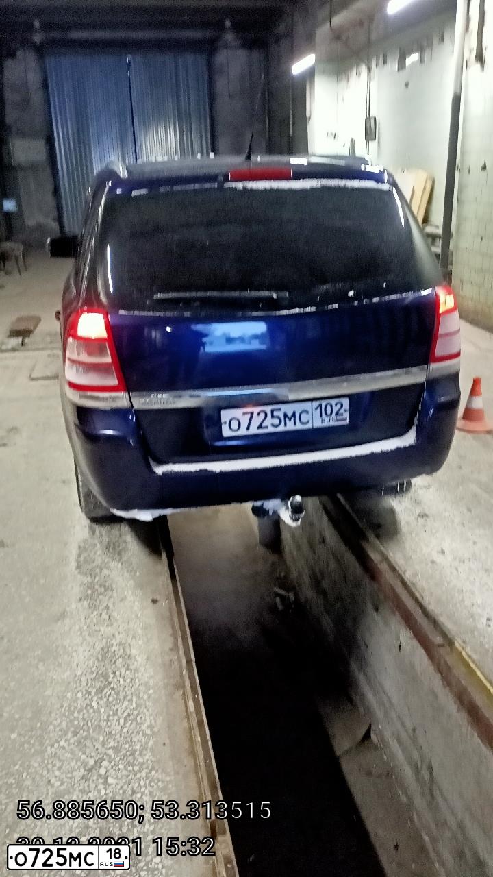 Фото автомобиля OPEL ZAFIRA, 2012 — госномер О725МС102. Цвет: СИНИЙ