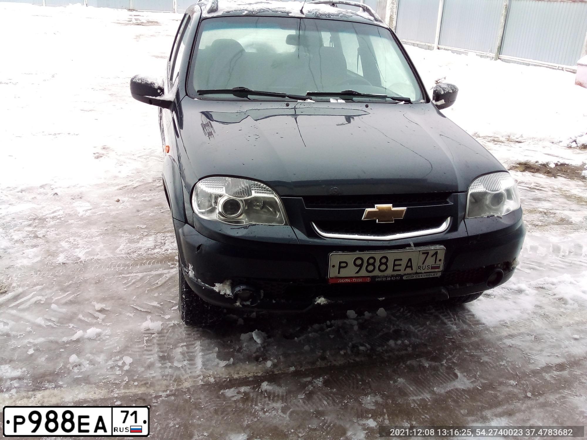 Фото автомобиля CHEVROLET NIVA, 2013 — госномер Р988ЕА71. Цвет: ЧЕРНО-СИНИЙ МЕТАЛЛИК