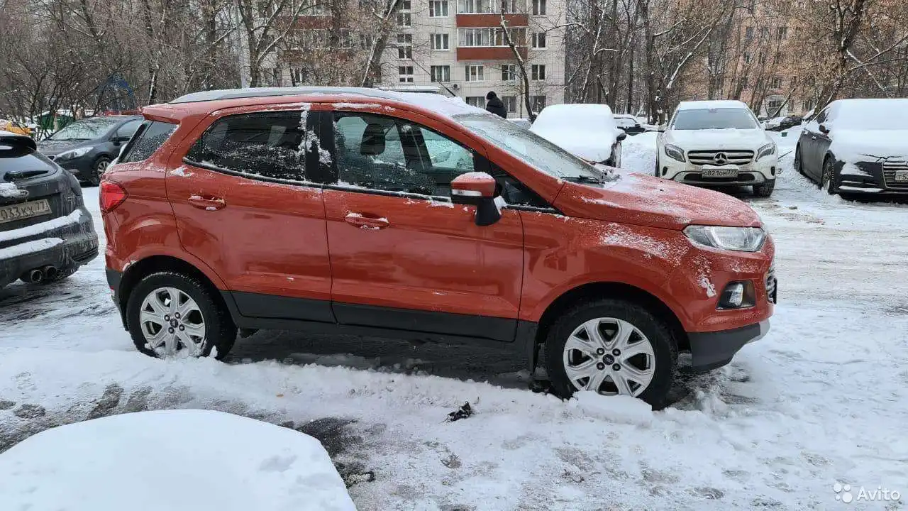 Фото автомобиля TOYOTA RAV4, 2020 — госномер У333КХ77. Цвет: ЧЕРНЫЙ
