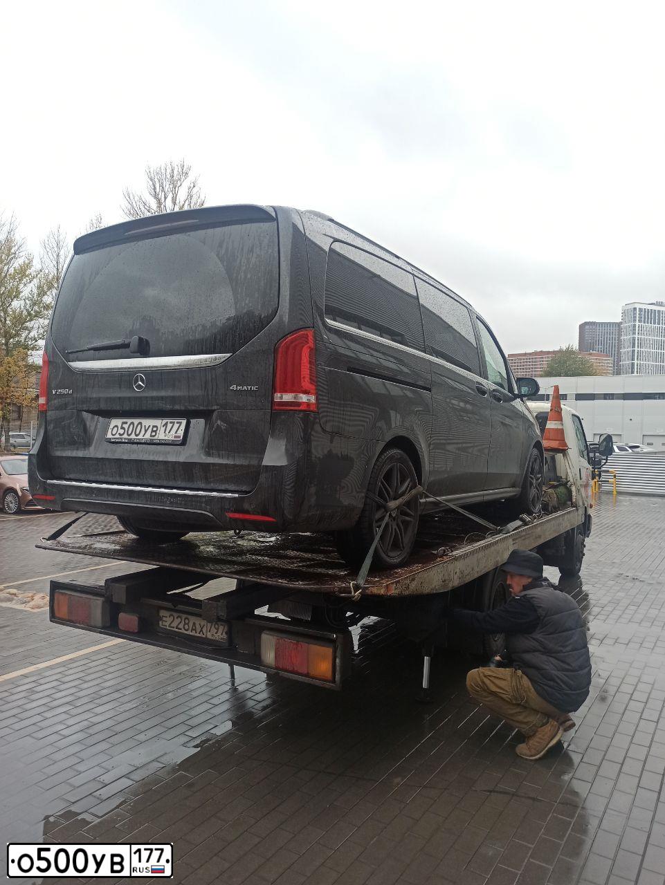 Фото автомобиля MERCEDES S-KLASSE, 2007 — госномер С586ОУ196. Цвет: ЧЕРНЫЙ