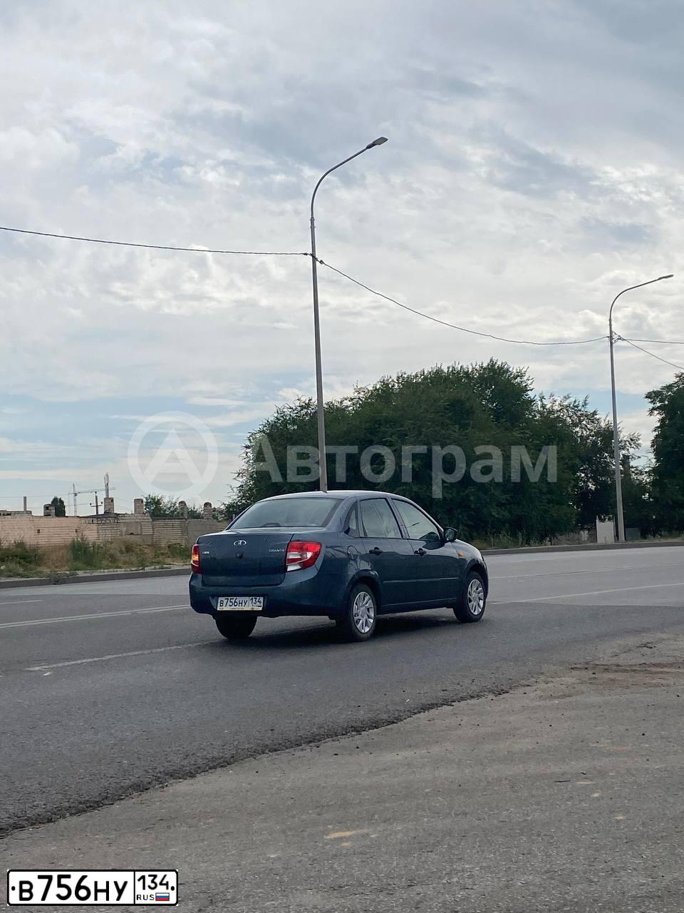 Фото автомобиля LADA 2190 GRANTA, 2015 — госномер В756НУ134. Цвет: СЕРО-СИНИЙ