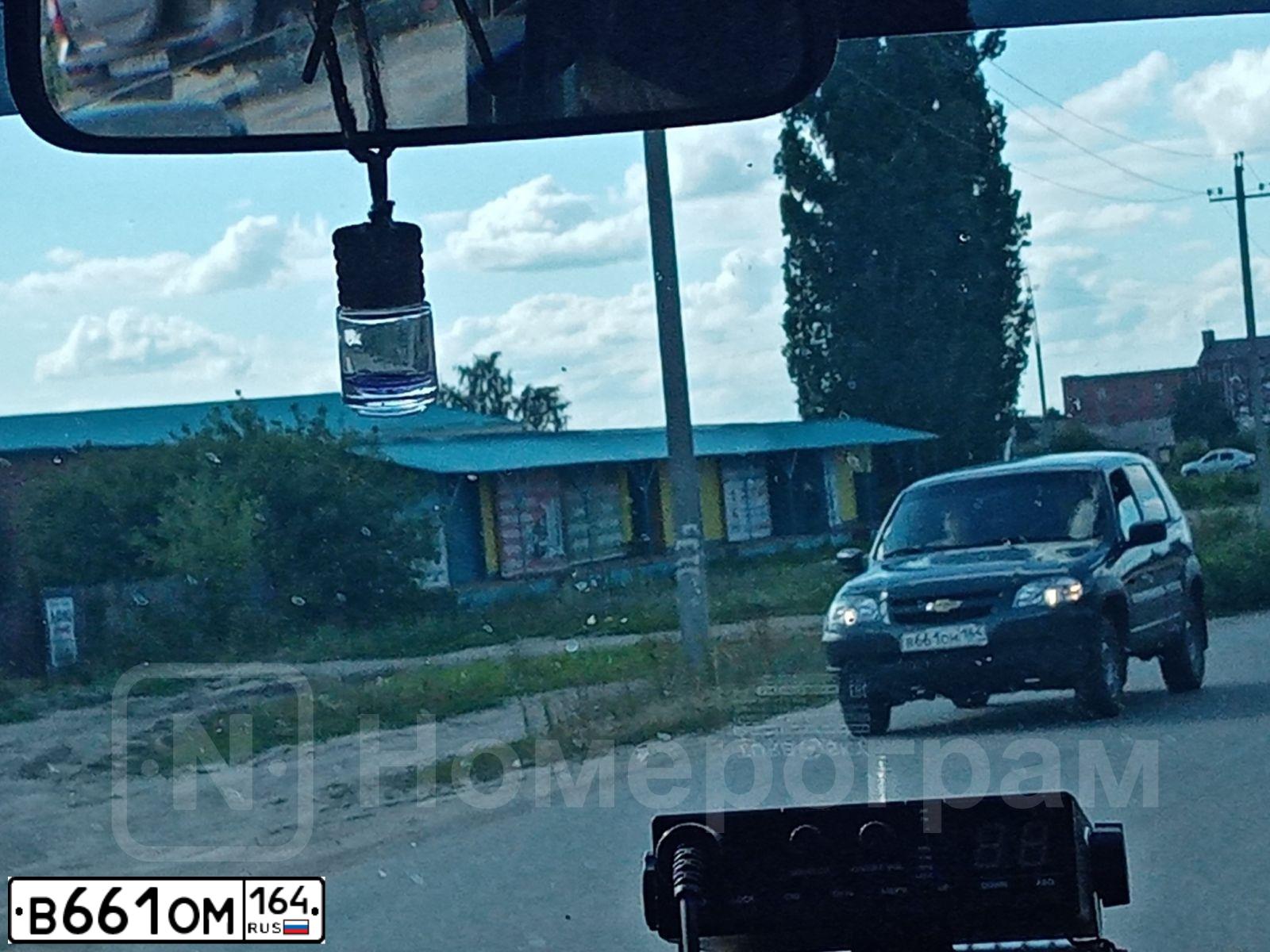 Фото автомобиля VAZ ВАЗ 2121, 1992 — госномер В661ОМ164. Цвет: ЗЕЛЕНЫЙ