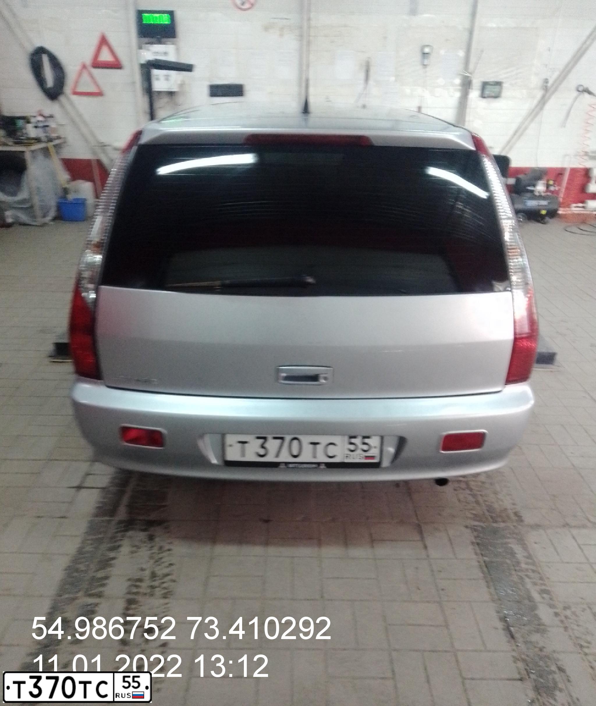 Фото автомобиля MITSUBISHI LANCER, 2007 — госномер Т370ТС55. Цвет: серебристый
