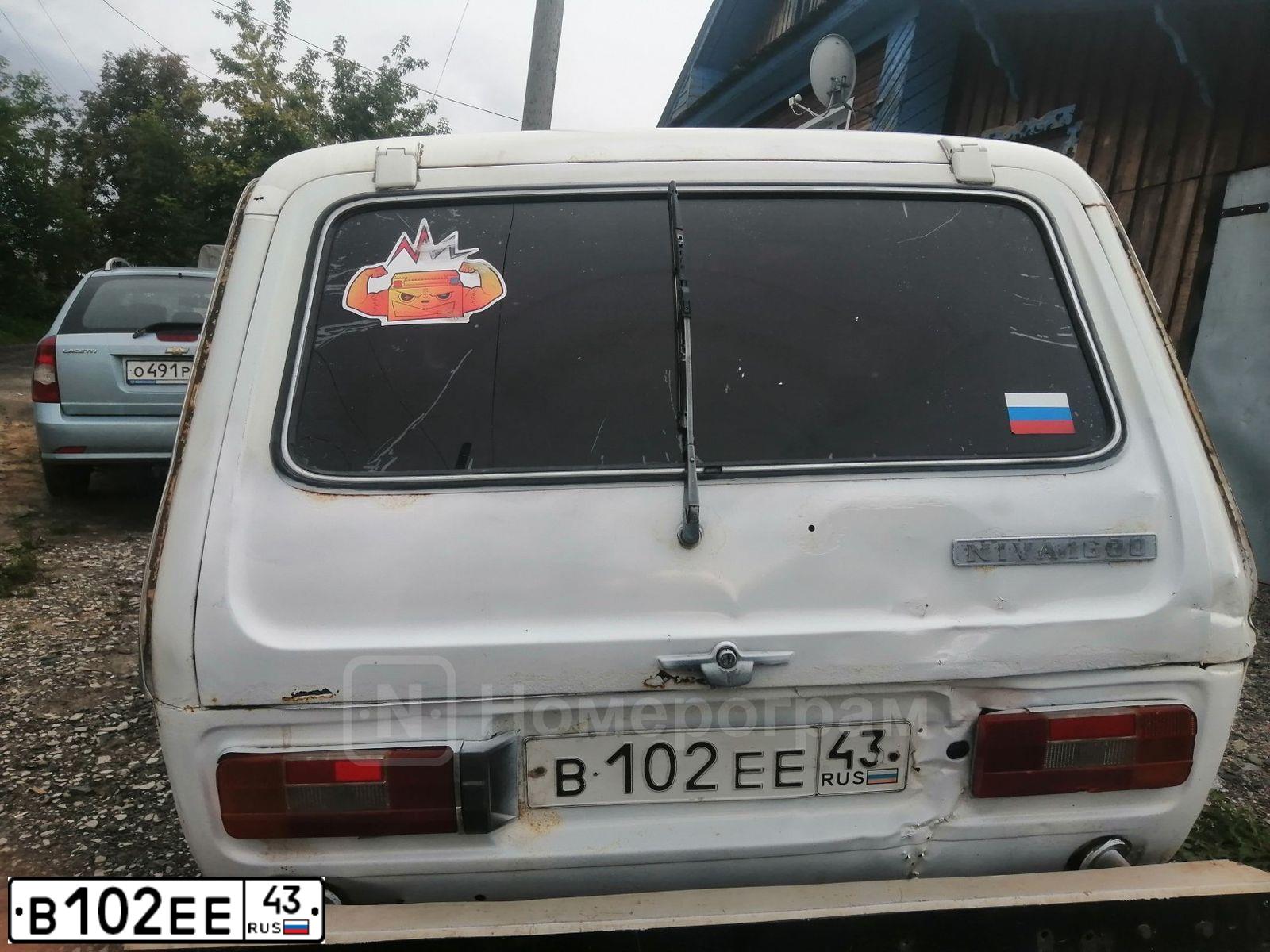 Фото автомобиля LADA 2121 NIVA, 1991 — госномер В102ЕЕ43. Цвет: БЕЛЫЙ