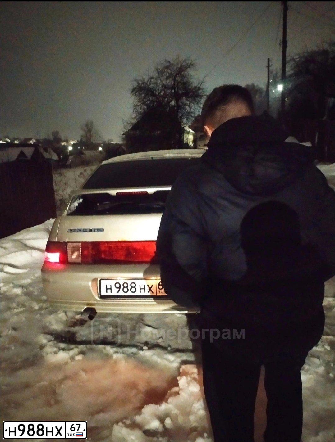 Фото автомобиля LADA 2112, 2006 — госномер У774МВ33. Цвет: СЕРЕБРИСТО-БЕЖЕВЫЙ
