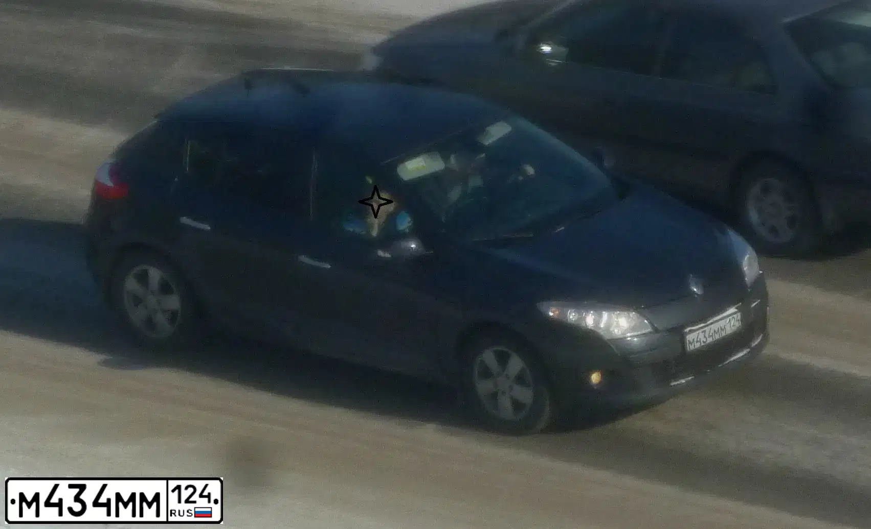 Фото автомобиля RENAULT MEGANE, 2012 — госномер М434ММ124. Цвет: СЕРЫЙ
