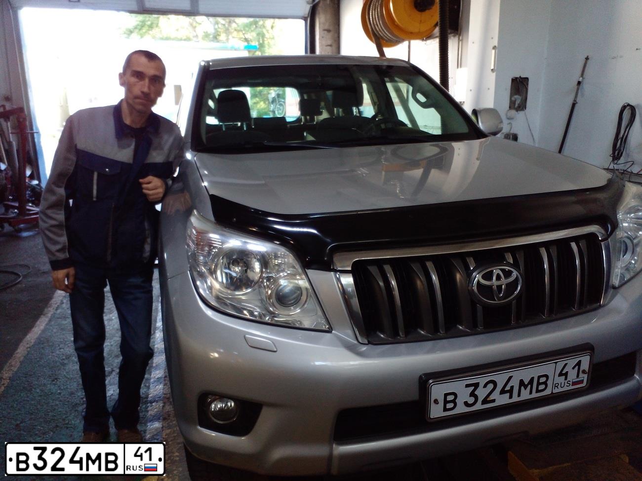 Фото автомобиля TOYOTA LANDCRUISER, 2013 — госномер Р091РР41. Цвет: СЕРЕБРЯННЫЙ