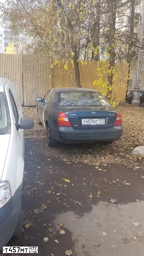 Фото автомобиля HYUNDAI ELANTRA, 2002 — госномер Т457МТ177. Цвет: ТЕМНО-СИНИЙ