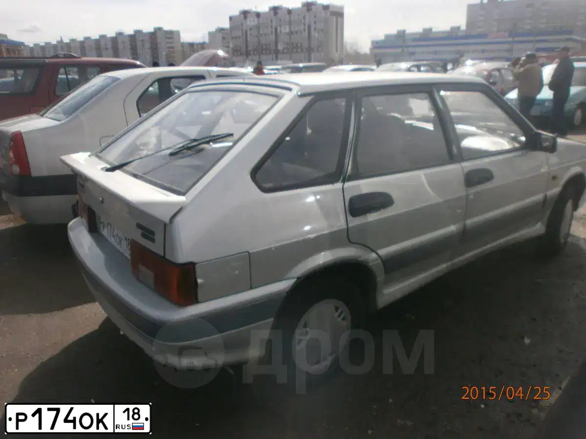 Фото автомобиля LADA 2114 SAMARA, 2004 — госномер У933ХА43. Цвет: МОЛОЧНО-БЕЛЫЙ СЕРЕБРИСТЫЙ