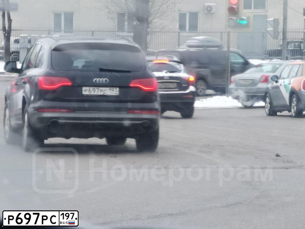 Фото автомобиля AUDI Q7, 2012 — госномер Р697РС197. Цвет: ЧЕРНЫЙ