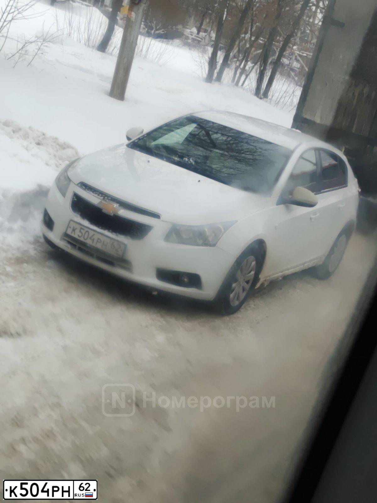 Фото автомобиля CHEVROLET CRUZE, 2012 — госномер К504РН62. Цвет: БЕЛЫЙ