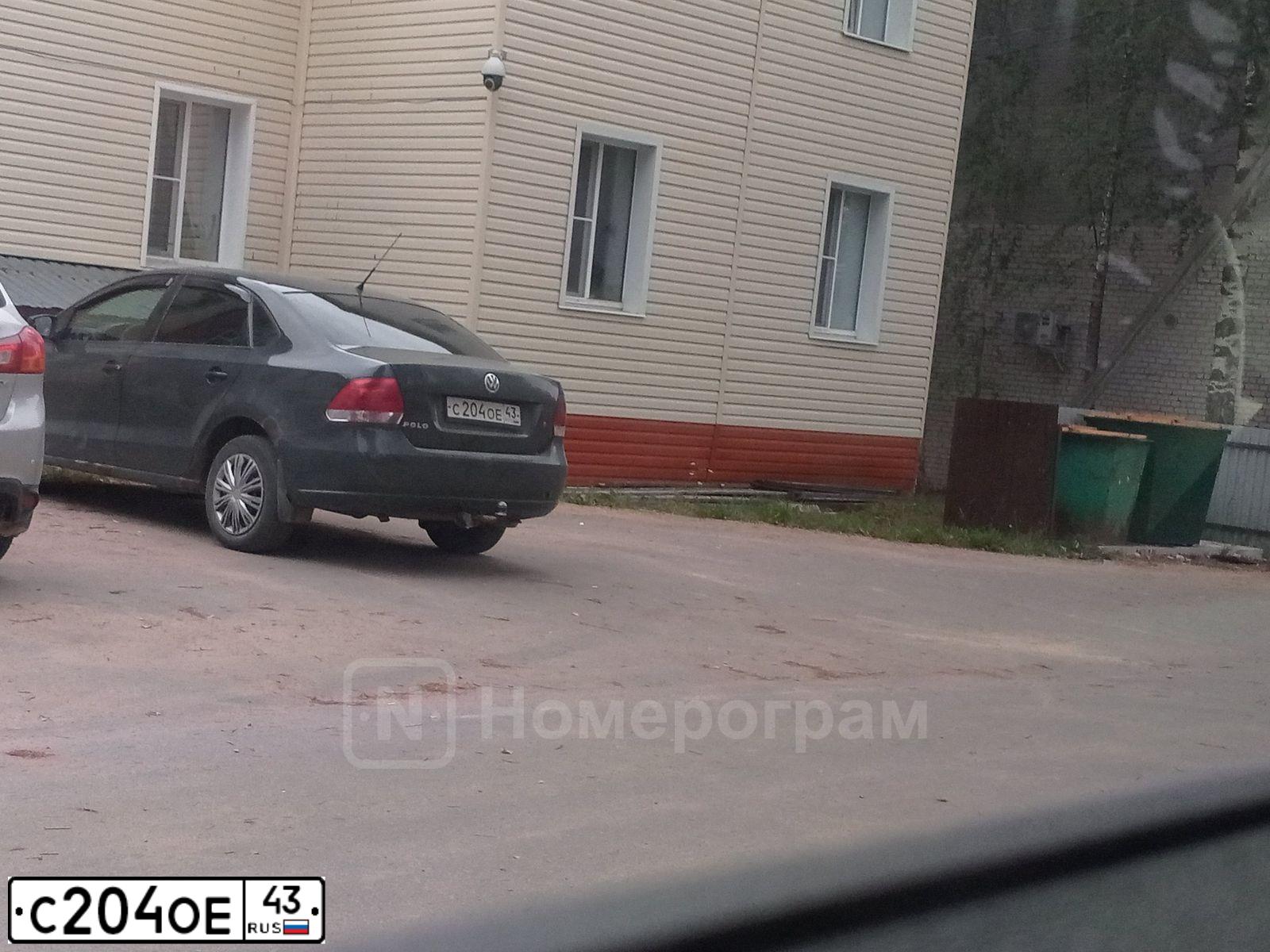 Фото автомобиля VOLKSWAGEN POLO, 2011 — госномер С204ОЕ43. Цвет: СЕРЫЙ